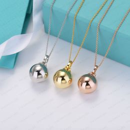 Collana con ciondolo a sfera di design Coppia femminile in acciaio inossidabile con ciondolo a catena regalo per la fidanzata accessori di gioielli di lusso all'ingrosso con scatola