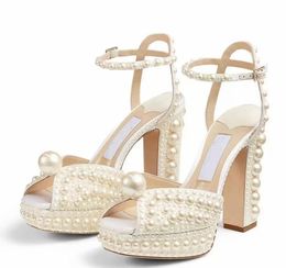 Braut Sandale Luxus Designer Schuhe Frauen Kleid Schuh Sacora Peep Toe Pumps Hochzeit weiße Perle hohle Worte Schnalle weibliche Sandalen mit Box