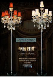 7arm Große Hochzeit LED -Stehlampen hohe LED Candelabra Moderne Partyglaskerzenhalter Wohnzimmer Kristallbodenlicht mit LAM9726028