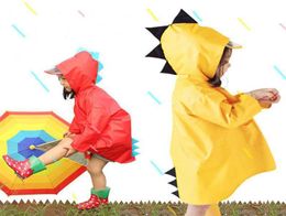 Garçons portables Girls WindproofProofroproofs portable poncho enfants mignons en forme de dinosaure enfants à capuche jaune rouge imperméable DH07528154353