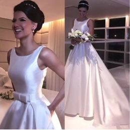 Vintage Royal Satin Wedding Dresses Elegant A-line Scoop Open Backless Wedding Gown Sweep Train Robe De Marriage