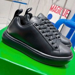 Casual Shoes Green toast bread women in autumn and winter 2022 new thick soled small white sports casual leather shoes for