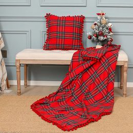 Blankets Christmas Knitted Blanket With Pompom Red Green Plaid Blanet For Sofa Bedspread Plane Winter Nordic Style