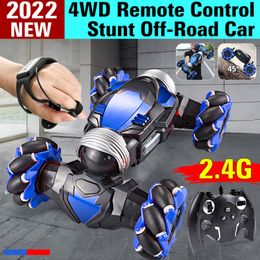 Diecast Model RC 4WD R Control Stunt Gesture Induction Twisting OffRoad Vehicle Drift Toys With Light Music 221208