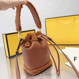 Shopping Bags tote Luxurys Handbag Women Vintage f Drawstring Bucket Winter Plush Shopper Designer Letter Crossbody Purse
