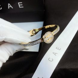 Designer Gold Bangle Brand Love Designed for Women High Sense Social Gatherings Fritillary Diamond Bracelet Fashion Accessories Wedding Party Jewellery Gift