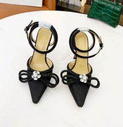 Scarpe da donna a punta sexy con strass a punta sexy di Bowknot dei sandali di modo della nuova primavera del progettista