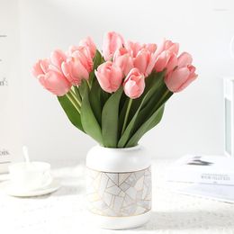 Flores decorativas 3pcs Silk Tulip Flower Artificial Bouquet Real Touch Fake for Wedding Decoration Spring Party Diy Home Garden Supplies