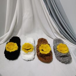 Yeni Moda Kadın Terlikleri Deluxe Tasarımcı Sandalet Kıllı Düz ​​Sandalet Bir Kelime Açık Mekan Anti-Kayma Renk Kontrast Çiçekler Bulgbon Kapalı Sıcaklık 36-42