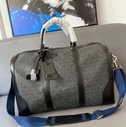 Designer Large Capacity Duffel Bags Fashion doodle Leather Handbag Men Women Leisure Travelling Bag Luxury Unisex Single-Shoulder Bag Handbags