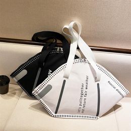 PB0007 Fashion Personality Creative Face Mask Designer Shoulder Bags Handbag Large Capacity Shopping Bag Black White 2 Colors333j