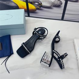 Tasarımcı Lüks Kadınlar Swarovski Kristal Topuklu Saten Sandalet Yüksek Topuklu Flat Fragh Box Toz Çantası ile Sandal