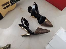 Женские дизайнерские сандалии мода заостренное страх-хрупт Замшевая кожа высокие каблуки