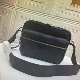 OUTDOOR Messenger Bag Men Shoulder Bags Classic Trip Bag s Briefcase Crossbody Good Quality Leather Man Messenger 282K
