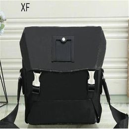 Men briefcase bags messenger Voyager Messenger bag Shoulder Bags Famous fashion size 36x6x25Cm model 99072683