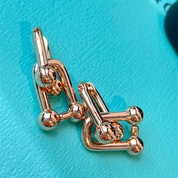 Designers Earrings Luxurys woman Charm earrings Solid colour design with Chains casual temperament hundred ladiesearrings Christmas Valentine Day jewlerys good