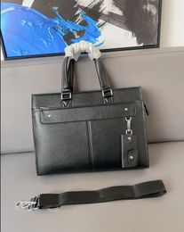 Männer Umhängetaschen Aktentasche schwarzer Kuh Leder Designer Handtasche Business Herren Laptop Messenger Tasche High 5A Qualität dreieckiger Typenschild viele Reißverschlusspockt -Tasche