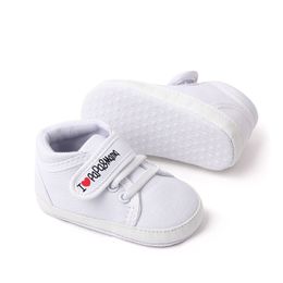 Yenidoğan ilk yürüyüşçüler anne erkek kızlar beşik ayakkabılar bebek yürümeye başlayan çocuk yumuşak taban bebek ayakkabıları