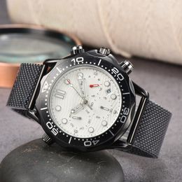 2022 Men's Luxury Quartz Watch Business leisure six pin Multi-function Calendar Luminous steel Strap Watches