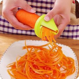 Kitchen Vegetable Fruit Tool Multifunction Spiral Shredder Peeler Manual Potato Carrot Radish Rotating Grater Accessories ss1213