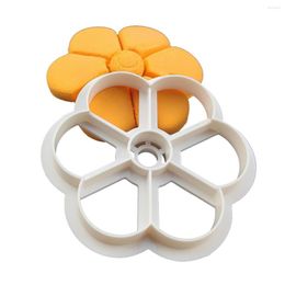 Baking Moulds Fondant Fudge Cutter Plum Blossom Flower Type Chocolates Cake Cookie Buscuit Mould Printing Decorating Tools Accessories