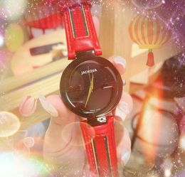 Bee Sky Starry Famous Quartz Battery Watch Watch Classic Red Red Red Terproproping Super Bright Girl Style Film Filp Original Analog Casual Wristwatch
