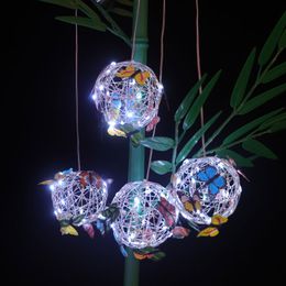 10pcs Décoration de Noël LED Solar Aluminium Wine Ball Lampe Sinulated Butterfly Hanging Ornement Chandelier pour la fête