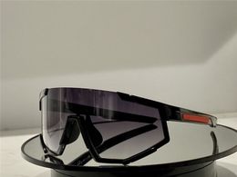 Grandes óculos de sol ativos envolventes SPS04W óculos de proteção uv400 generosos e de estilo avant-garde ao ar livre