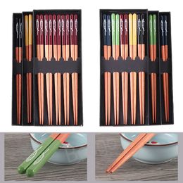 Japanese Wooden Chopstick Set 5 Pairs/Set Wood Pointed Chopsticks Dinner Fish Printing Home Use 23cm Chopsticks With Box BH8134 TQQ