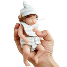 6inch 15cm Mini Reborn Baby Doll Girl Doll Full Full Corps Silicone réaliste jouet doux artificiel avec des cheveux enracinés Drop 220315284K