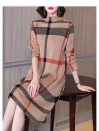 Designer Loog Dress Womens Autumn Winter Sweater Casual Clothing Girl Warm Long Sleeve Skirts Knitted Dresses Women Knit Plaid Length Dresses