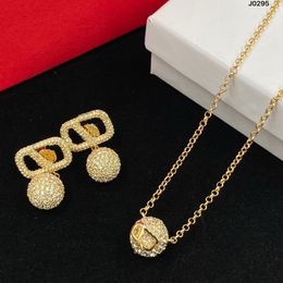 Simple Classic Lady Copper Necklace Gold full diamond ball pendant V Letter Pendant Jewellery Sets Women Wedding birthday party lovers Gifts VLTS4 --02