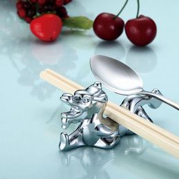 Fashion Dragon Shape Metal Portable Dining Chopstick Holder Rest Decorations &Crafts For Table Knife And Forks Holder SN515