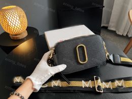 Luxurys Designer Shoulder Bags Women Handbag Crossbody Bag Mens Dual Zippers Camera Wallet Metal Letter Leather Leather Postman Handbags
