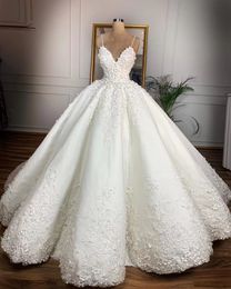 Gorgeous Sleeveless V-Neck Lace Appliques A-Line Wedding Dress Tulle Online Beading Sash flower appliques Vestido De Noiva