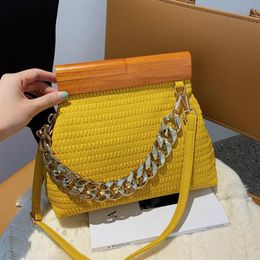 Factory whole elegant atmosphere solid Colour leather jiaozi bag winter fashion wooden handbag simple Joker Candy-colored leath193r