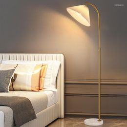 Floor Lamps Minimalist Light Luxury Living Room Sofa Next To Nordic Pleated Bedroom Bedside Warm Adjustable Vertical Table Lamp