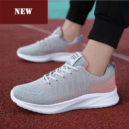 Sports shoes focus on comfort and breathability. It can reduce foot fatigue when worn for a long time, and effectively eliminate sweat and moisture.