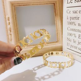 20style Women Designer Gold Bracelet for Women Letter Jewellery Leather 18K Plated Stainless Steel Wedding Gifts Fashion Accessories Gift