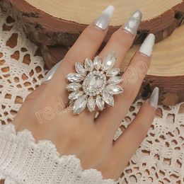 Luxury Flower Shape Open Ring for Women Vintage Round Cubic Zirconia Wedding Wedding Adjustable Rings Trendy Jewellery
