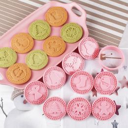 Baking Moulds 9 Pcs/set Cookie Cutters Plastic 3D Christmas Theme Cartoon Pressable Biscuit Mould Stamp Kitchen Pastry Bakeware