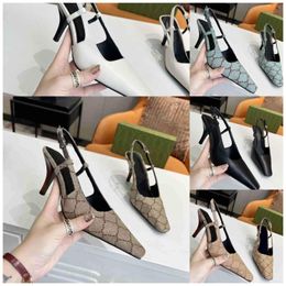Kadınlar Slingback Diagonal Sandalet Tasarımcısı Orta Topuk Sandal Terlik Kristaller ile Siyah örgü Kristaller Köpüklü Baskı Ayakkabı Kauçuk Deri Yaz Ayak Bileği Kayışı Terlik 35-41