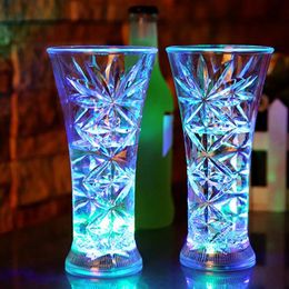 Hot Sales Snowflake LED Flashing Color Change Water Activated Light up Beer Whisky Cup