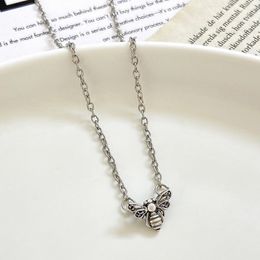 Metal Bee Pendant Necklace Women Insect Bee Clavicle Chain Necklaces for Gift Party