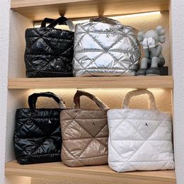 Designer Women Padded Triangle Quilted Tote Shopping Bag Italy Milano Luxury Brand P Nylon Taffeta Totes Handbag Lady Large Capaci230q