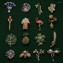 Brooches Fashion Retro Pins Animal Plant Lapel Badges Cute Fruits Mix Brooch Banquet Party Jewellery For Men Women And Children