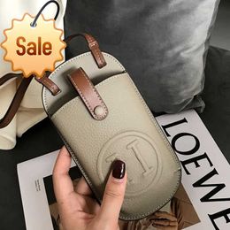 Bolsas de celular de designer de luxo Bolsas de ombro transversal Tote 2023 Nova moda feminina Mini Bolsa Straddle Bolsa de couro portátil Bolsa para celulares Venda direta da fábrica