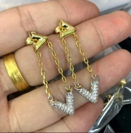 New designed women Silver dangle Stud Earring V Letter full diamonds Brass 18K Gold plating ladies pendants Earrings hoops Designer Jewellery SET 40-60