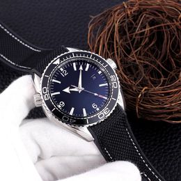 3-pin boutique style men's watch automatic mechanical movement imported diamond film water crystal mirror diameter 40m301e