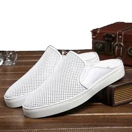 Sandali da spiaggia piatti bianchi puri luminosi scorrevoli in schiuma di design da uomo di dimensioni pantofola